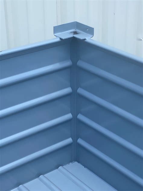 running fixtures on corrugated metal